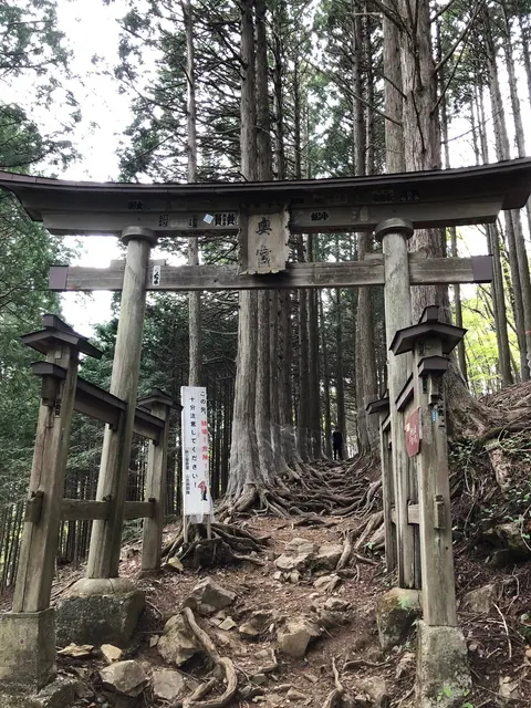 三峰奥宮（撮影: くりたま）