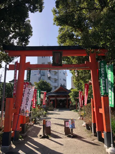 源九郎稲荷神社（撮影: くりたま）
